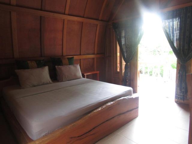 Bale Jukung Bed & Breakfast Tanjung  Ngoại thất bức ảnh